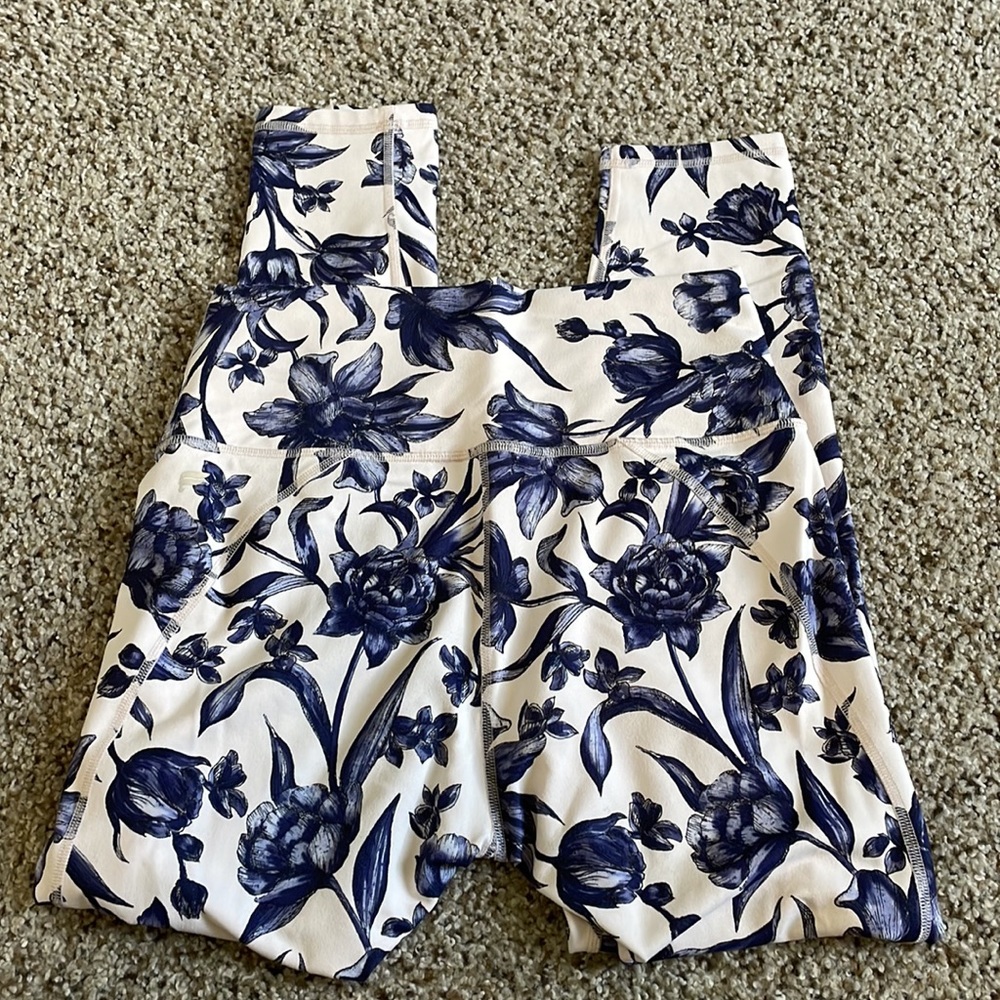 Fabletics leggings - Picture 2 of 3